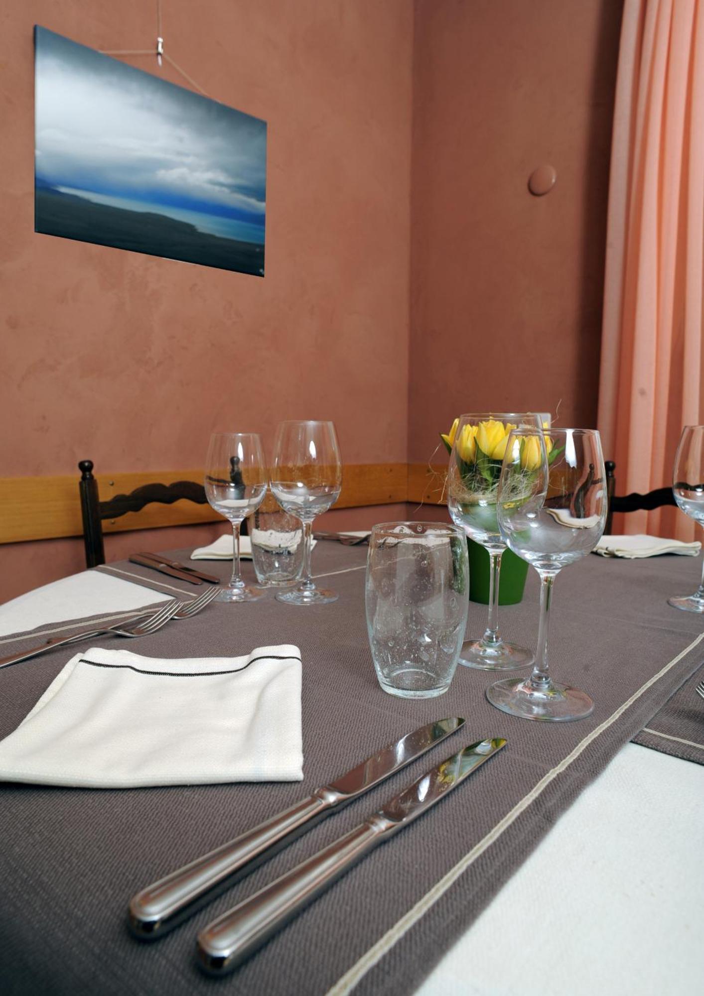 Hotel De La Gare Yvonand Esterno foto